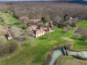 Qui veut acheter le haras de l'Ermitage dans l'Orne ? Une vente aux enchères est organisée