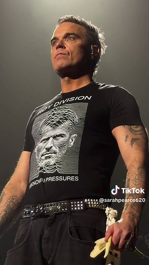 Robbie Williams: 30 Years of Singing Angels