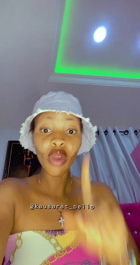 Fashion Trend Spotlight: Bucket Hat and Strapless Top