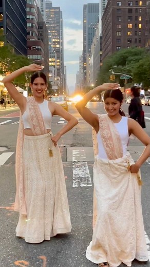 Shivani Bafna on Instagram: "This was meant to be shared for Janmashtami, that clearly did not happen, so take it as an early Navratri present!!!! 殺 Choreo: @drisyareghuram Outfits: @aaykafashion #radhakaisenajale #dance #lagaan #nyc #bollyshake #indiandance"