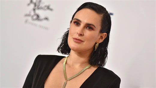 Bruce Willis' Daughter Rumer Willis Shows Love For 'Mama Curves'; Overcoming Negative Body Image After Baby