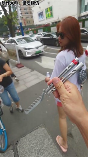 A simple way to play fancy butterfly knife with combos. A quick start tutorial for beginners. ba