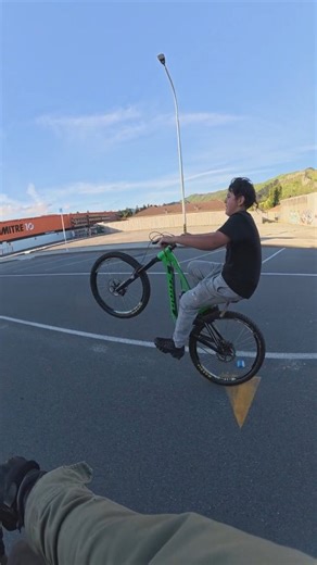 Rick Ranting on Instagram: "They're after my KFC!! 🚔 the kid at the end chased me and kindly donated some wheelies for my video 😆 #motovlog #scooterlife #wheelie #shortcut"