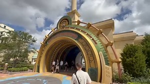 Stepping through the portal into The Wizarding World of Harry Potter – Ministry of Magic, the third Potter area at Universal Orlando. This time, guests visit both Paris and London. All our coverage from today ahead of the new Epic Universe theme park’s May 22 grand opening: https://buff.ly/4JJotwk | Attractions Magazine