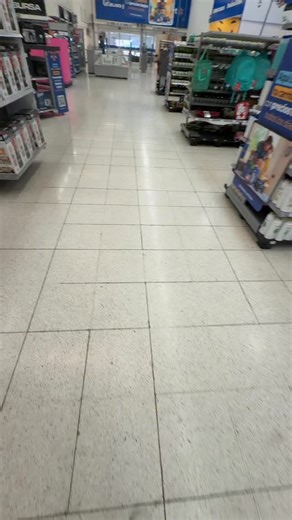 Joselo Noriega on Instagram: "Área de liquidaciones en Wal Mart Valle Oriente 🗣️#walmart #liquidacion #monday #fy"