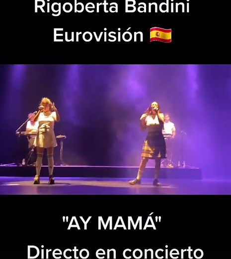 Rigoberta Bandini canta AY MAMÁ en concierto