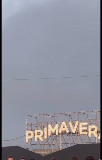 Did you miss Primavera Sound Festival this year? 📆 Don’t worry, as we can show you the best lineup so you can get in next year! 🎟️ 🎤 🕺🏽 Get yours for a truly unforgettable experience at the coast of Barcelona, a unique experience by the sea, combining live music with picturesque coastal views! Can you imagine? 🏖️ 🎶 #Ticombo #Worldofevents #PrimaveraSound | Ticombo