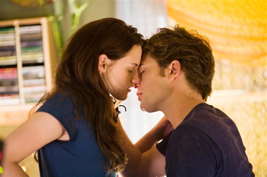 ‘Twilight’ fans gush over 20 years of fandom, debate whether it's 'cringe'