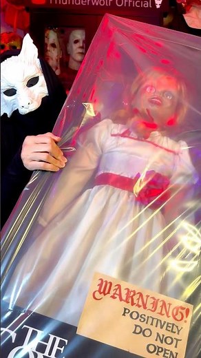 Unboxing my Annabelle Doll from Halloween Express 😱🪑🧸