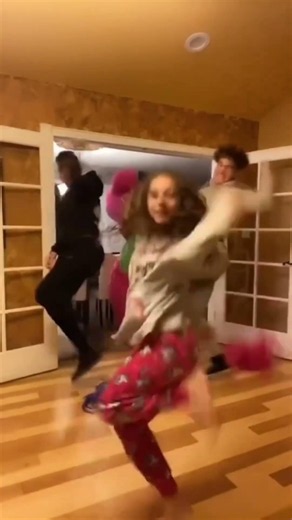 BARNEY REMIX DANCE! 🤣