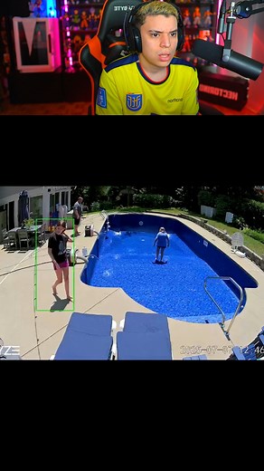 JAJAJAJA #humor #securitycamera #pool #reelsviral #hectorino | TheHectorino.
