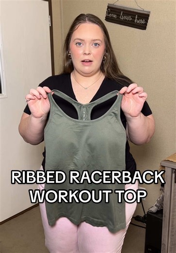 Racerback Athletic Top – Perfect for Summer Workouts