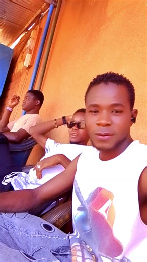 Vidéos de MC LA Fouine 78 (@mclafouine78) avec son original - MaxiMax