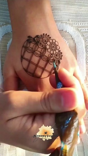 Beautiful Circle Design Easy Mehndi Bunch for Beginners