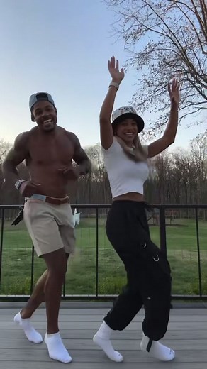 Sterling Shepard (@sterlingcshepard)’s videos with Beat It (feat. Chris Brown & Wiz Khalifa) - Sean Kingston