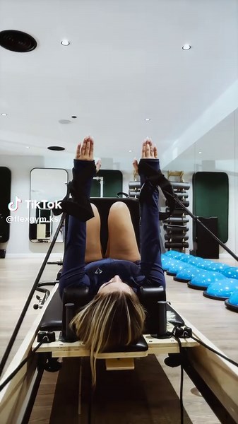 Strength meets control.🔥 Reformer Pilates at FLEX Gym is where movement becomes transformation. Feel the burn, find your flow.✨ #ReformerPilates #StrongerWithControl #FlexPilates #FlexReformers