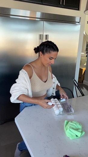 263K views · 1.9K reactions | Picking up girls is easy! | Leon & Lainey | Facebook