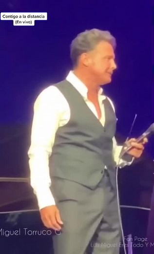 Luis Miguel Cantando 'Amada Mía' en Vivo - Romance Intenso