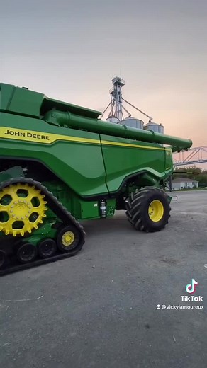 Vicky Lamoureux on TikTok