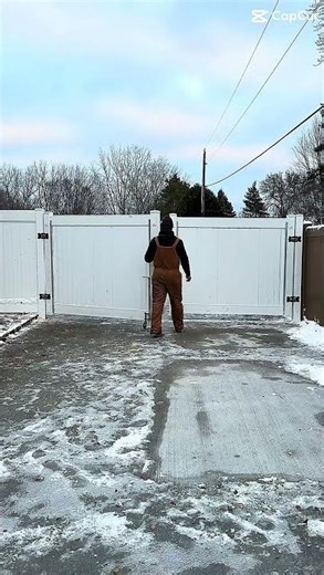 Custom 8’ wide vinyl privacy gate!