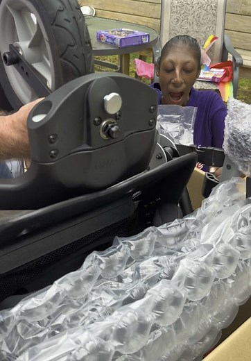 Although P can walk and dance, she unfortunately has Limb Girdle Muscular Dystrophy in addition to her MOPD. This can make P tired quickly when we’re out exploring. We have been using a Leggero Reach medical stroller for the last 4 years and could not have been happier with it👩🏾‍🦼‍➡️We are thrilled to announce we are working with them now!! P received a new Leggero Reach and a Dyno😱🤯not to mention so many special gifts🎁🎁 With all the traveling we do Leggero is really the best fit for us🫶