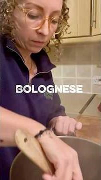 Bolognese RECIPE 👇🏻 Lid on = saucier | Lid off = thicker #bolognese