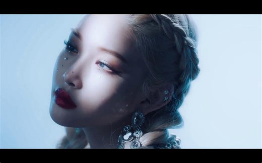 金请夏- 'Snapping' MV 预告2