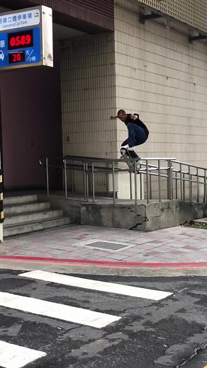 warm up 🇼🇸🫶🏽😁 #skateboarding #sk8g4life #skate #fyp #fypシ #viral