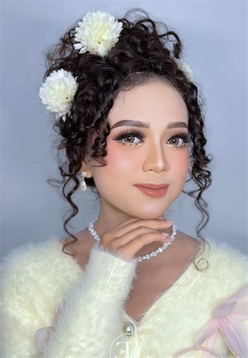 muse mode on 💄, makeup by @ell muametro