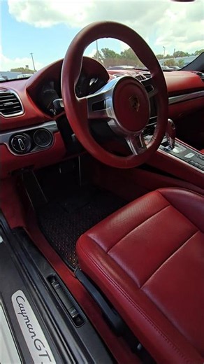 2016 Porsche Cayman with red interior at the car auction 🚘 Manheim Saint Petersburg Florida 🌴 USA 🇺🇸
