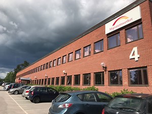 Sweden to make asylum seekers live in centres in further tightening of rules