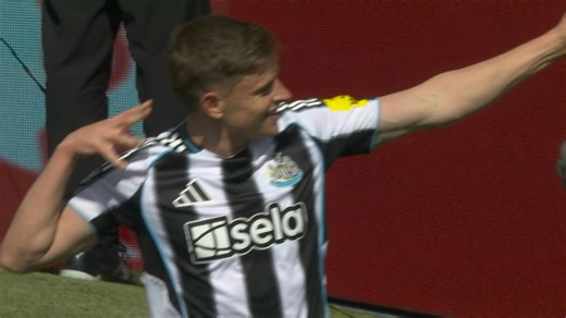 Barnes scores go-ahead goal for Newcastle