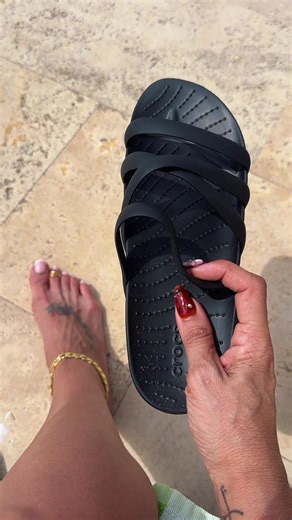 Crocs Splash Strappy Sandals: Your Ideal Poolside Companion