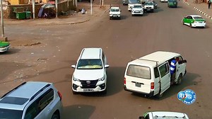 La Police Nationale renforce la sensibilisation au respect du Code de la route. Face à la recrudescence du non-respect des feux tricolores et de l’excès de vitesse constatés sur les routes, plusieurs officiers de la Police Nationale ont effectué aujourd’hui une sortie médiatique afin de sensibiliser la population au strict respect des dispositions du Code de la route. Pour plus de précisions, écoutons du Capitaine Ismail Hared Bouh, Commandant de la Brigade de la Circulation Routière. | Radio Té