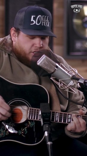 Luke Combs sings his hit song, "She Got the Best of Me" | Country Music Nation