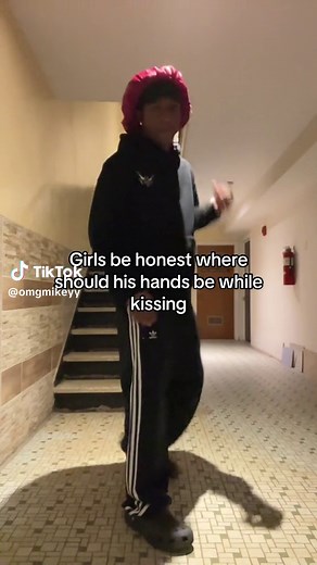 Proper Hand Placement While Kissing