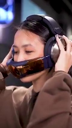 Be the first to know and get in the zone with a 1:1 Dyson Zone™ demo experience at a Dyson Demo Store. 🎶💨 Experience high fidelity, active noise-cancelling sound and a contact-free visor that attaches to channel purified air. Also engineered with micro-suede cushions for immersive listening in comfort. Appointments starting from Thursday, book now here: http://ms.spr.ly/6181gaVOP Pre-order only available in store, T&Cs apply. #DysonZone | Dyson