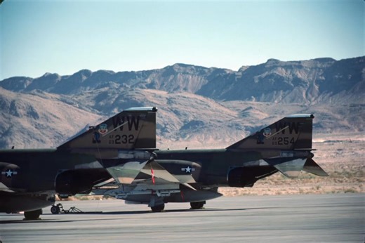 F-4G Phantom Wild Weasels 37th TFW at Nellis AFB. Nov 1980 | F-4 Pʜᴀɴᴛᴏᴍ II ɪs ᴍʏ ғᴀᴠᴏʀɪᴛᴇ ʙɪʀᴅ