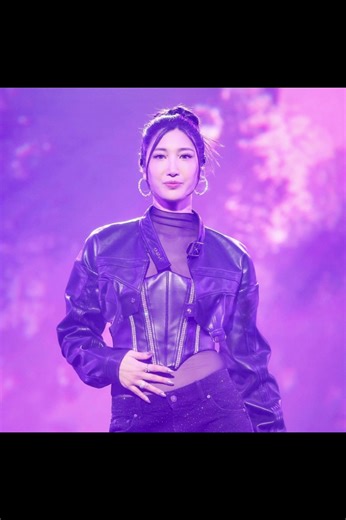 Ejae performs onstage at Dick Clark's New Year's Rockin' Eve #ejae #이재 #kpopdemonhunters