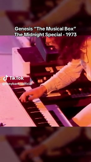 Dueling Sounds: Tony Banks vs. Steve Hackett