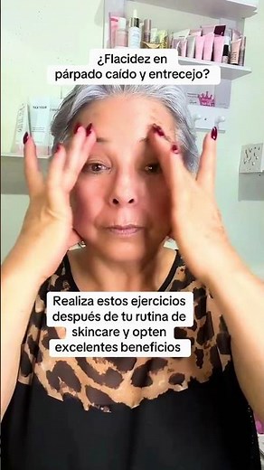 Lift droopy eyelids and smooth frown lines with this facial yoga exercise ✨ #droopyeyelids