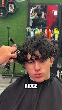 Watch the best haircut for medium curls💈✂️ ‪@brazykuts3338‬