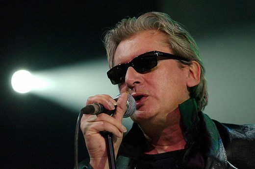 Alain Bashung : sa vie, sa mort, ses succès... Biographie du chanteur de "La nuit je mens"