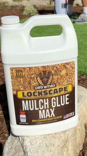How to Keep Mulch From Blowing Away or Washing Out | Easy Mulch Glue Solution