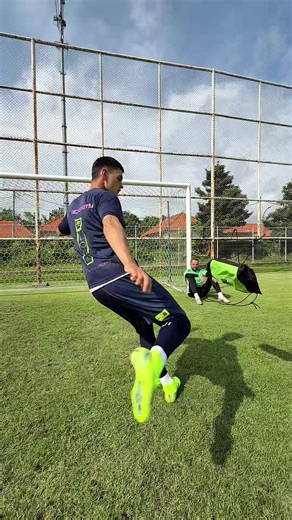 Unpacking the Legendary L1.1M Goalkeeper Gloves