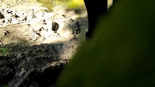 Hunter boots in mud2-3