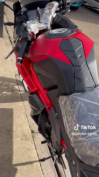 Experience the Lexmoto LXR SE 125 - Superbike Styling in a 125cc