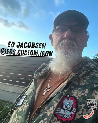 JonnySWeld RIPper Robot iron on / sew on patch. 3"x4".