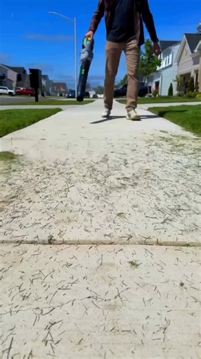 EGO on Instagram: "Everything your beloved lawn needs, accomplished with cordless outdoor power. Featuring the 21" Select Cut™ Self-Propelled Mower / 16" LINE IQ™ String Trimmer with POWERLOAD™ / 765 CFM Blower Video by @austingolden_daily"