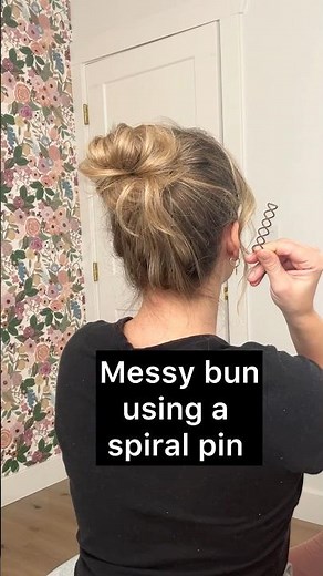 Messy bun using a spiral pin! #messybun #messybuntutorial #easyhairstyles
